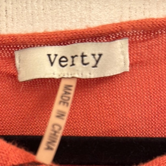 Verty Black and Orange Knit Blouse with Dolman Sleeves - Picture 3 of 4